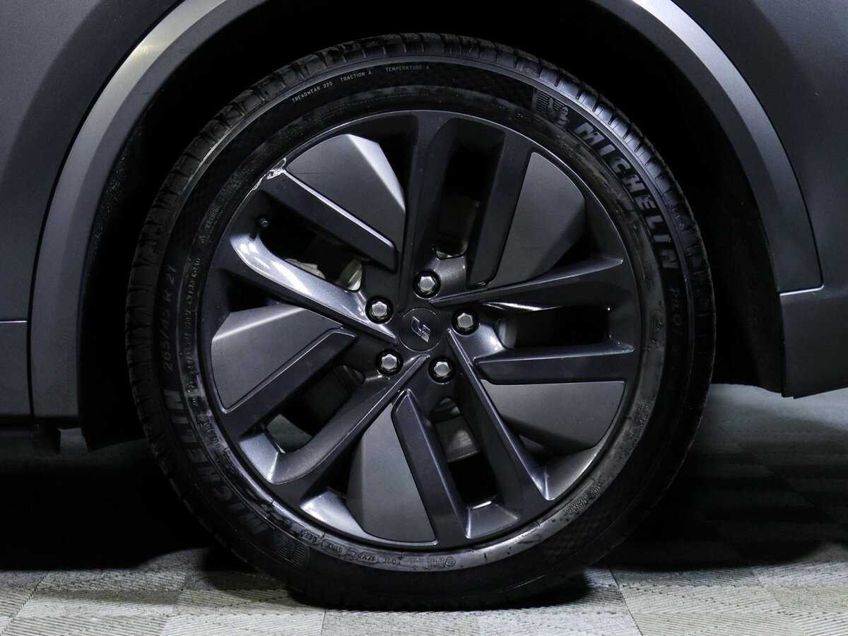 LiXiang L9 52.3 kWh, 2024 Фото №12