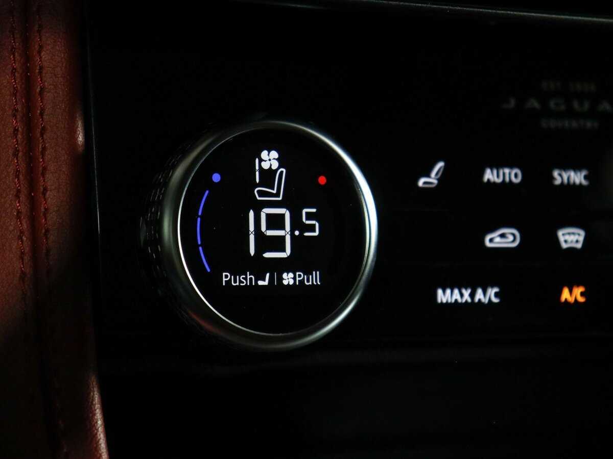 Jaguar F-Pace, 2021 Фото №31