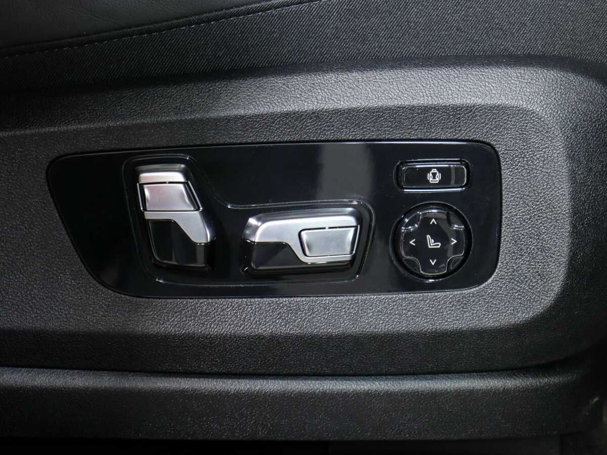 BMW X7 M60i, 2023 Фото №17