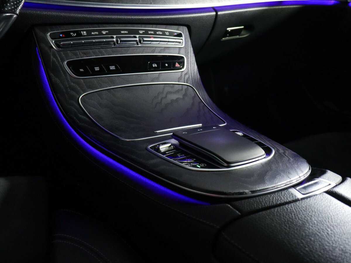 Mercedes-Benz E-Класс 200, 2020 Фото №20