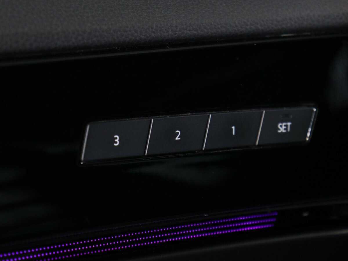 Volkswagen Touareg, 2021 Фото №20