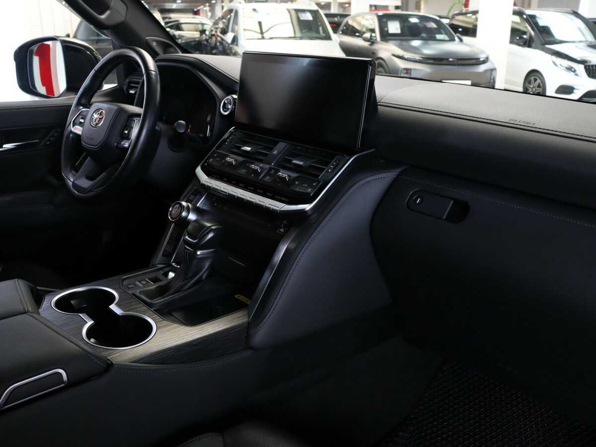 Toyota Land Cruiser, 2021 - 44 222 км. | Фото №6