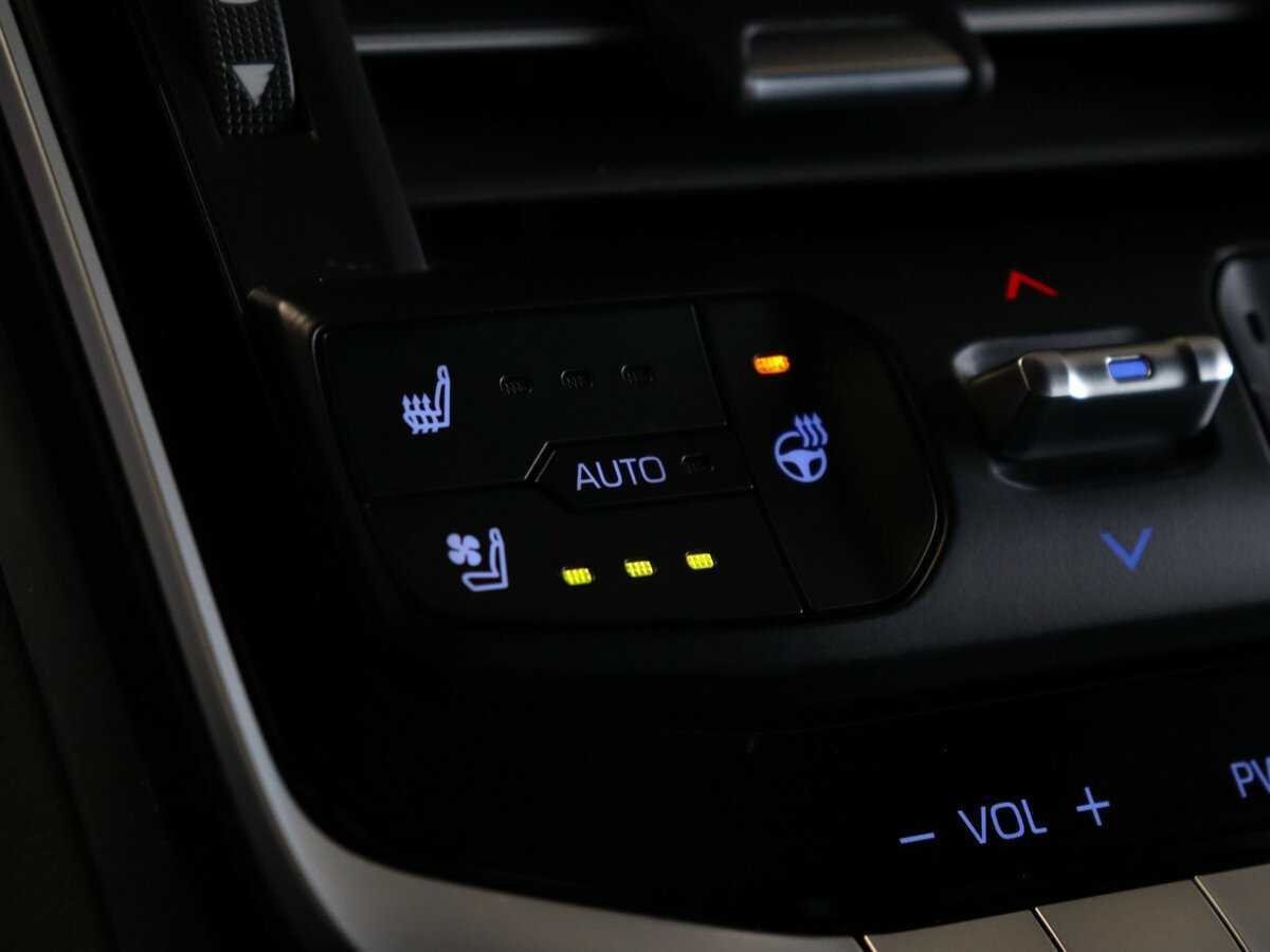 Toyota Land Cruiser, 2021 Фото №28