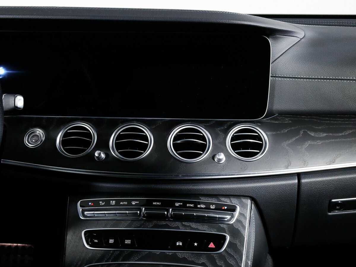 Mercedes-Benz E-Класс 200, 2022 Фото №10