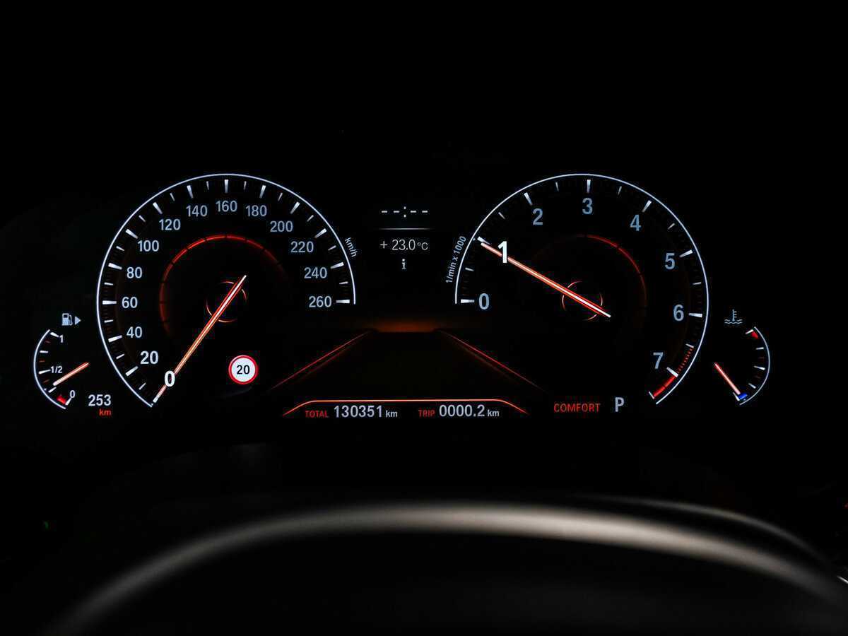 BMW 5 серии 540i xDrive, 2019 Фото №10