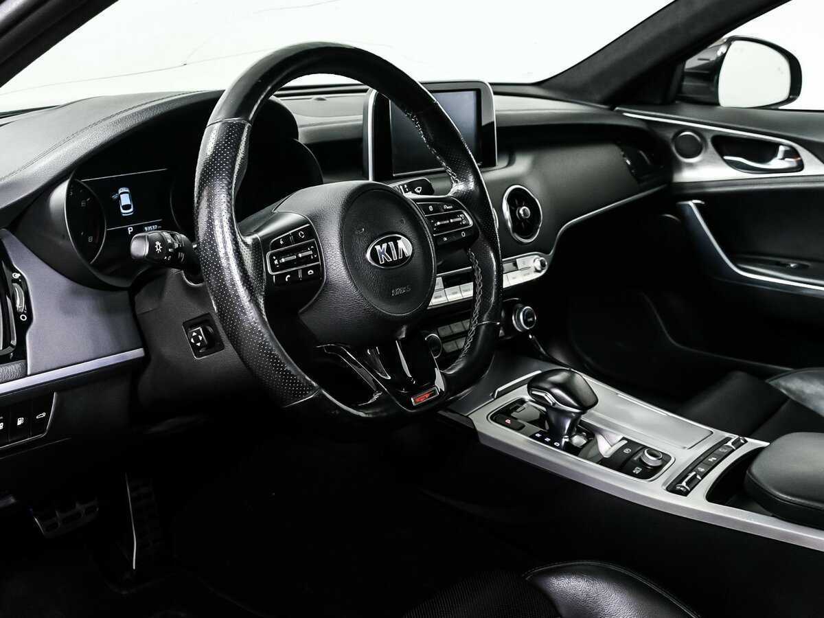 Kia Stinger, 2018 Фото №12