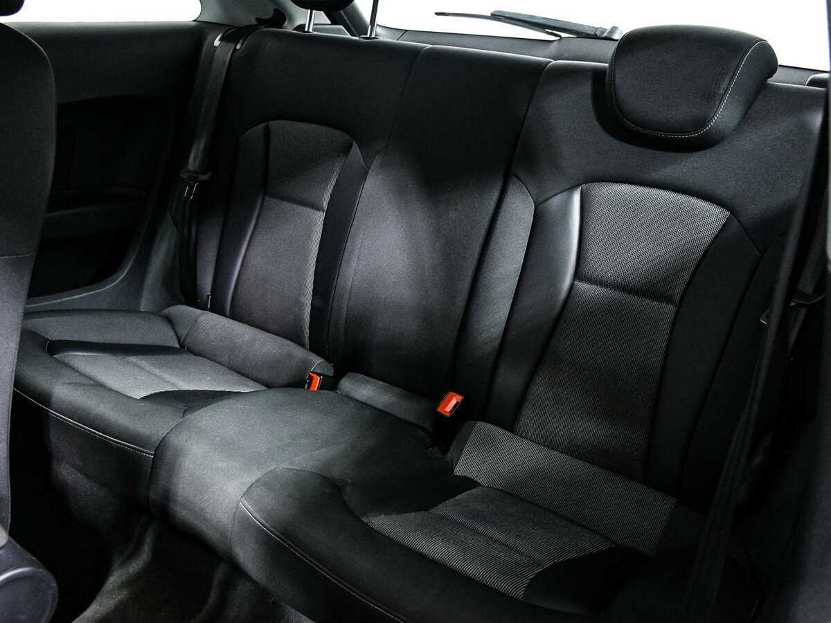 Audi A1, 2010 Фото №12