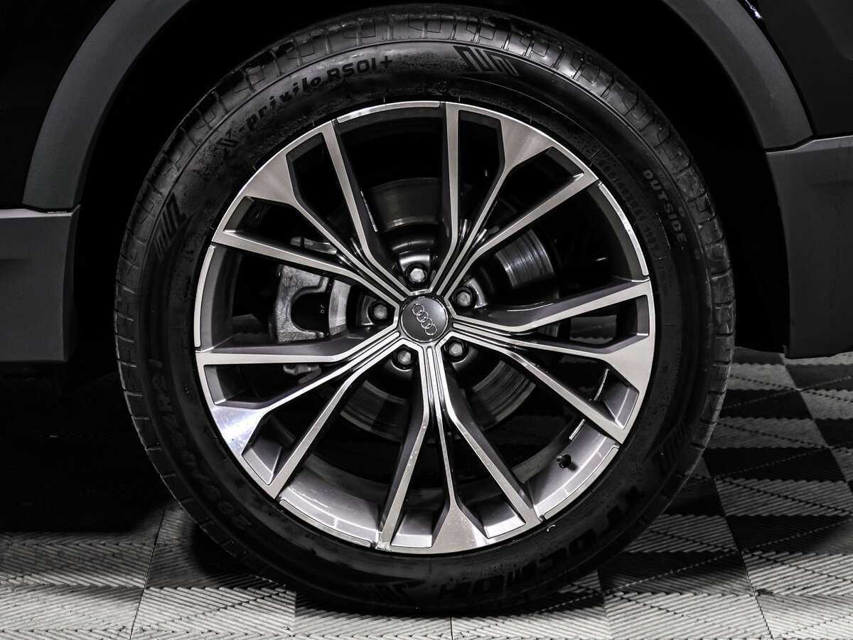 Audi Q8 55 TFSI, 2022 Фото №16