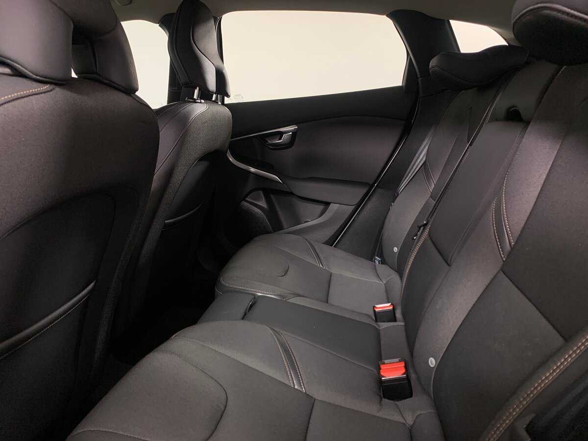 Volvo V40 Cross Country, 2017 Фото №19