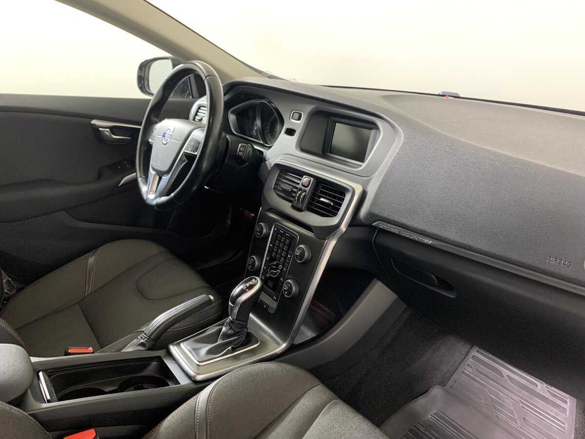 Volvo V40, 2015 Фото №14