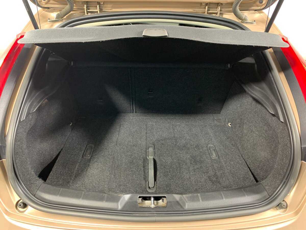 Volvo V40, 2015 Фото №20