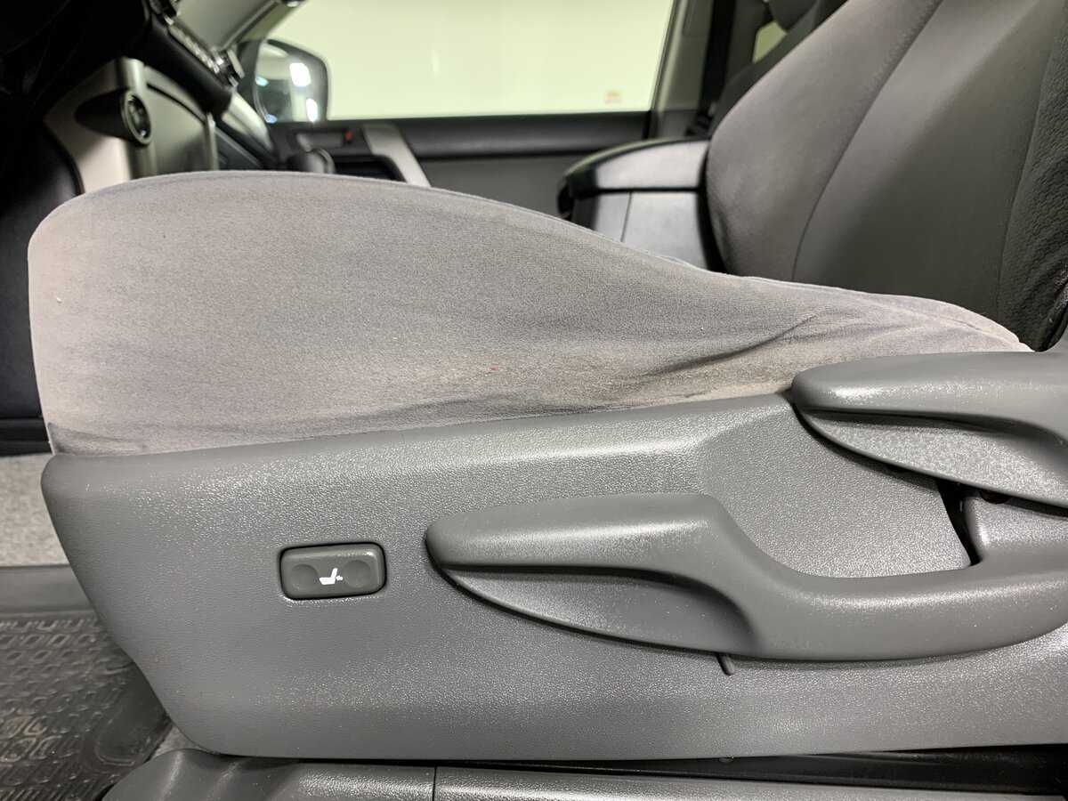 Toyota Land Cruiser Prado, 2011 Фото №17