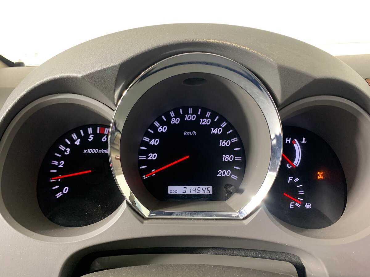 Toyota Fortuner, 2011 Фото №12