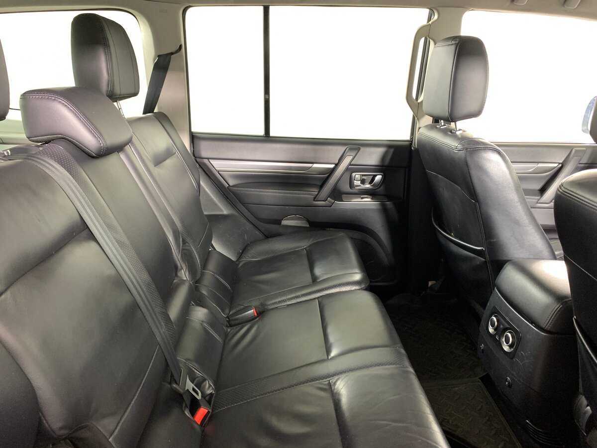 Mitsubishi Pajero, 2011 Фото №16