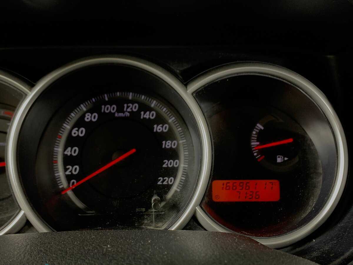 Nissan Tiida, 2011 Фото №15