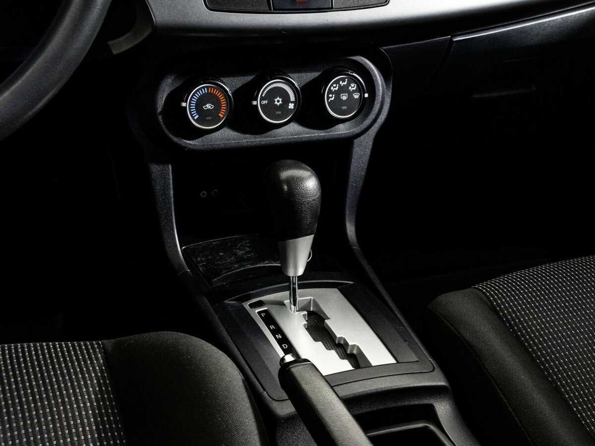 Mitsubishi Lancer, 2010 Фото №11