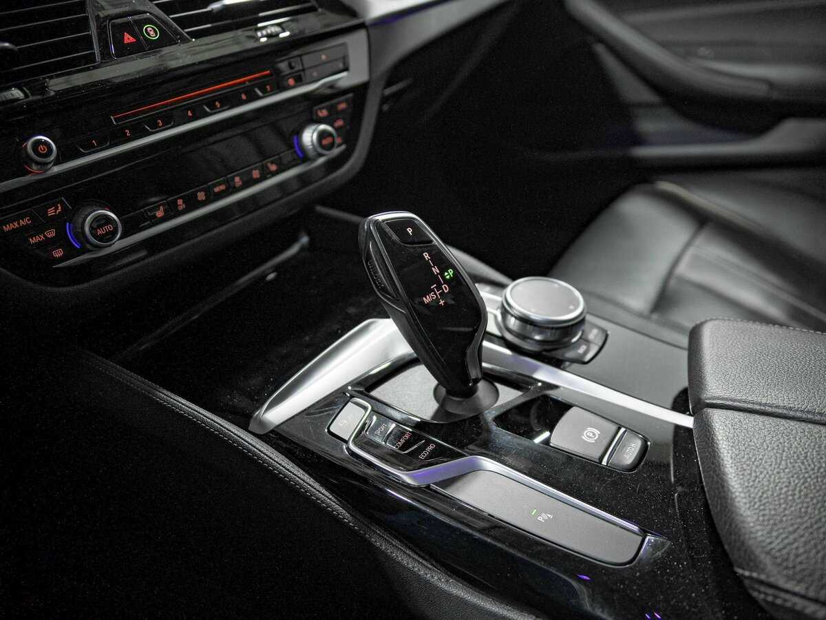 BMW 5 серии 520i, 2019 Фото №14