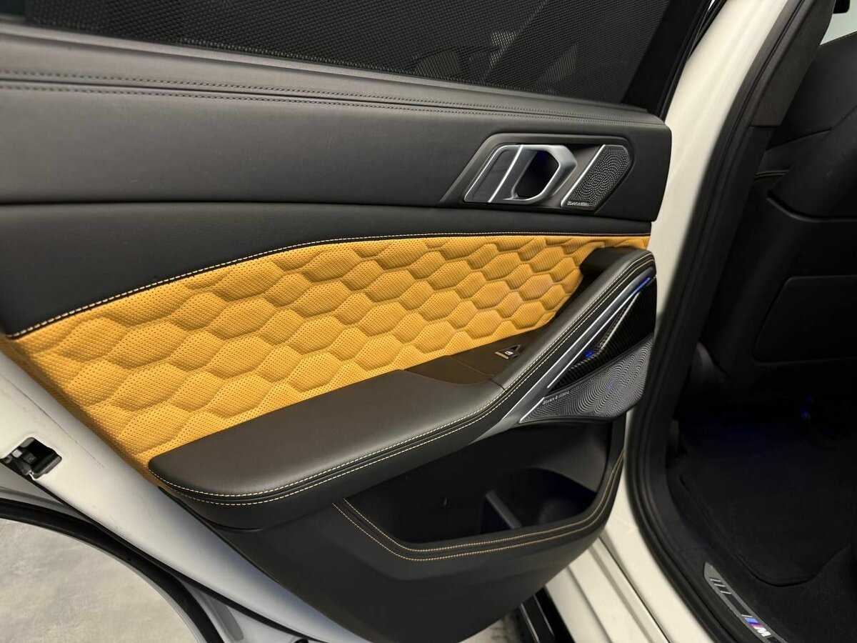 BMW X6 M50i, 2021 Фото №25