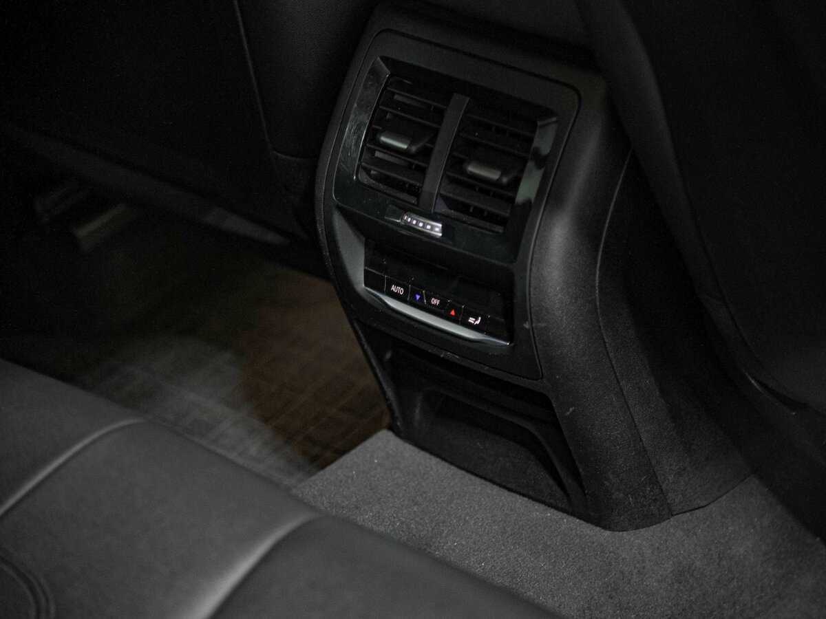 BMW X3 20i xDrive, 2018 Фото №15