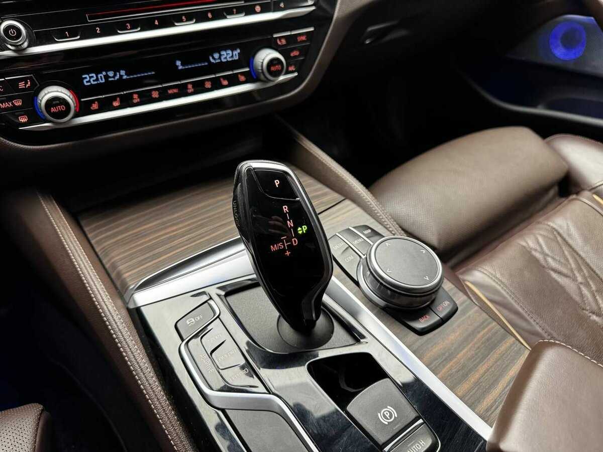 BMW 5 серии 530d xDrive, 2018 Фото №11