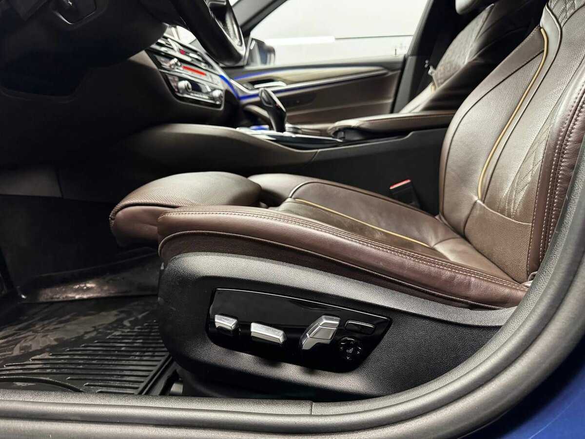 BMW 5 серии 530d xDrive, 2018 Фото №20