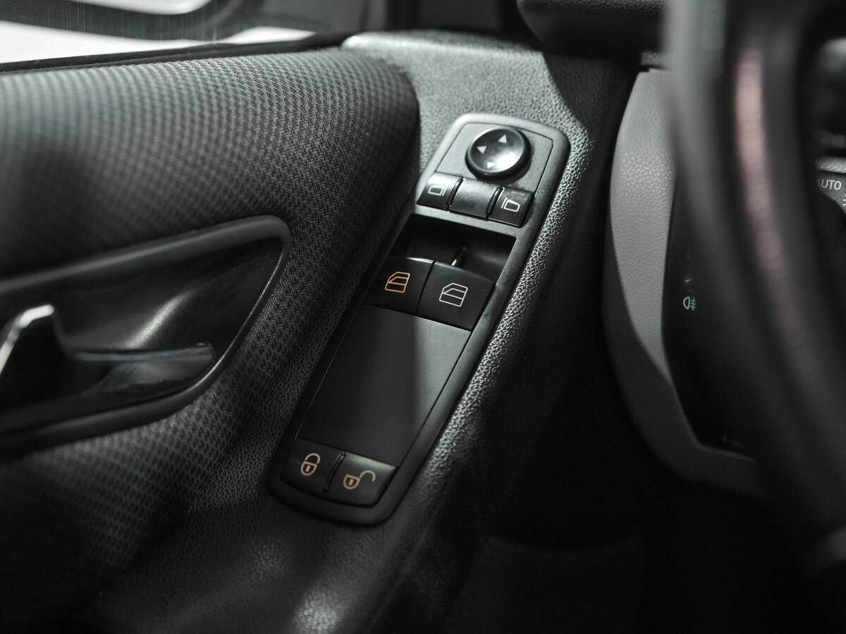 Mercedes-Benz A-Класс 160, 2010 Фото №14