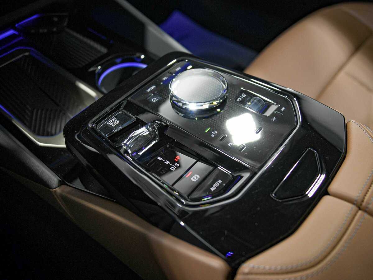 BMW 5 серии Long 530Li, 2024 Фото №15