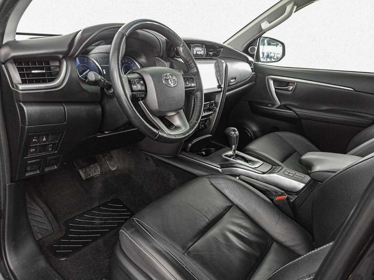 Toyota Fortuner, 2020 Фото №12