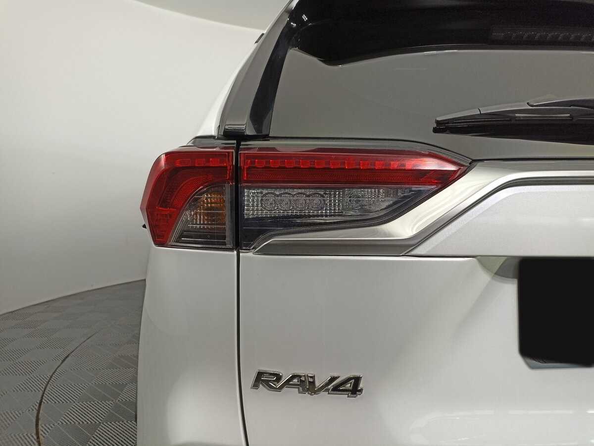 Toyota RAV4, 2021 Фото №9