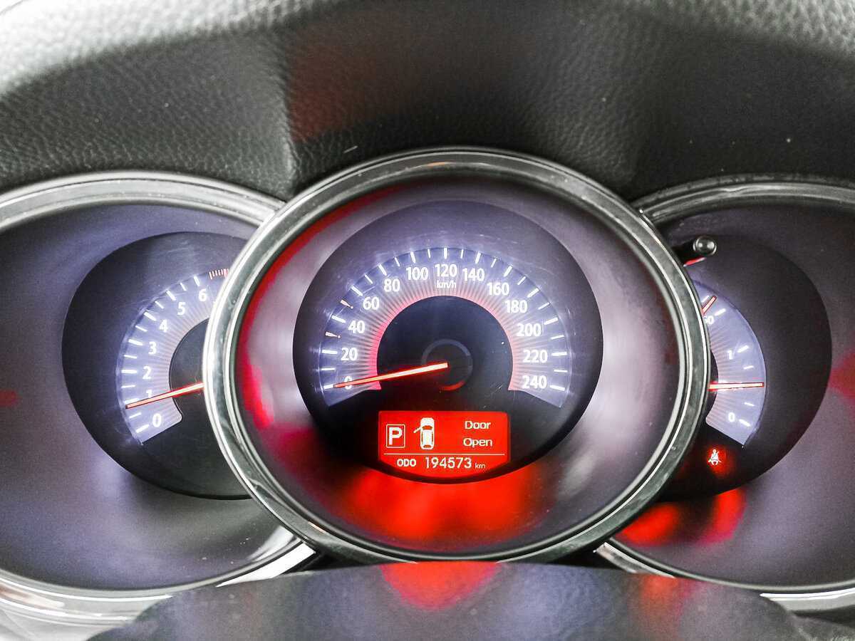 Kia Sorento, 2011 Фото №13