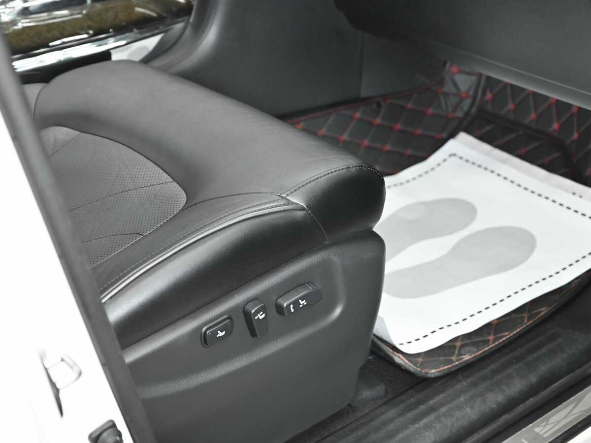 Infiniti QX80, 2013 Фото №18