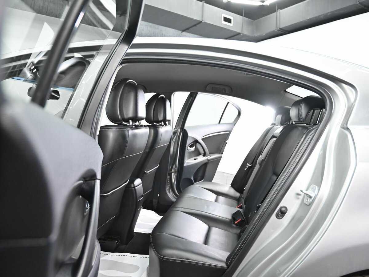 Toyota Avensis, 2011 Фото №12