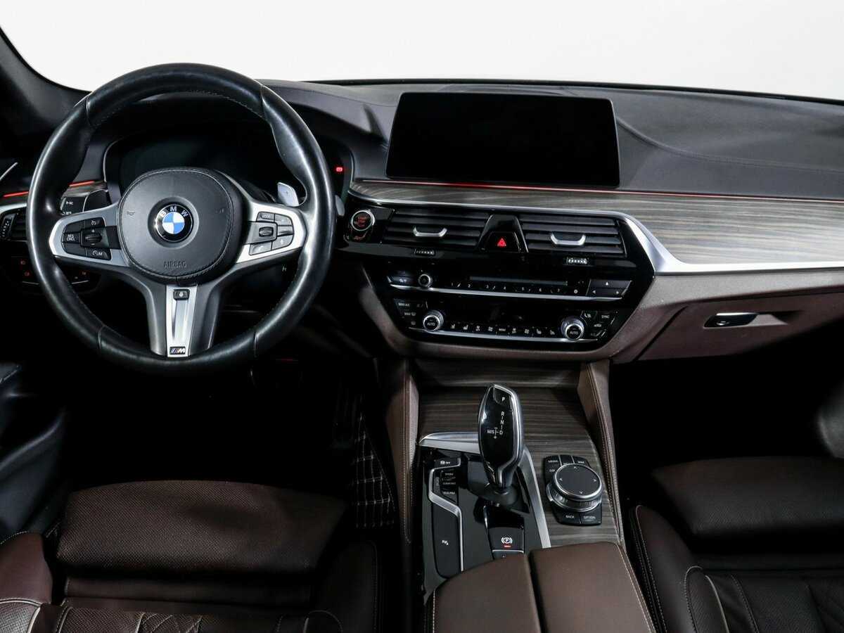 BMW 5 серии 530d xDrive, 2018 Фото №12