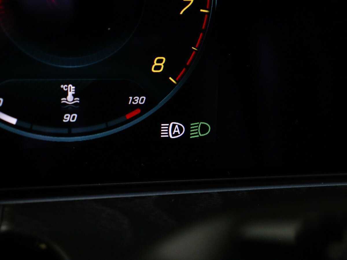 Mercedes-Benz E-Класс 200, 2020 Фото №25