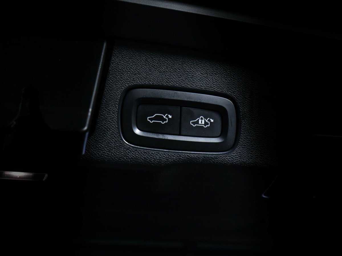 Volvo XC60, 2019 Фото №15