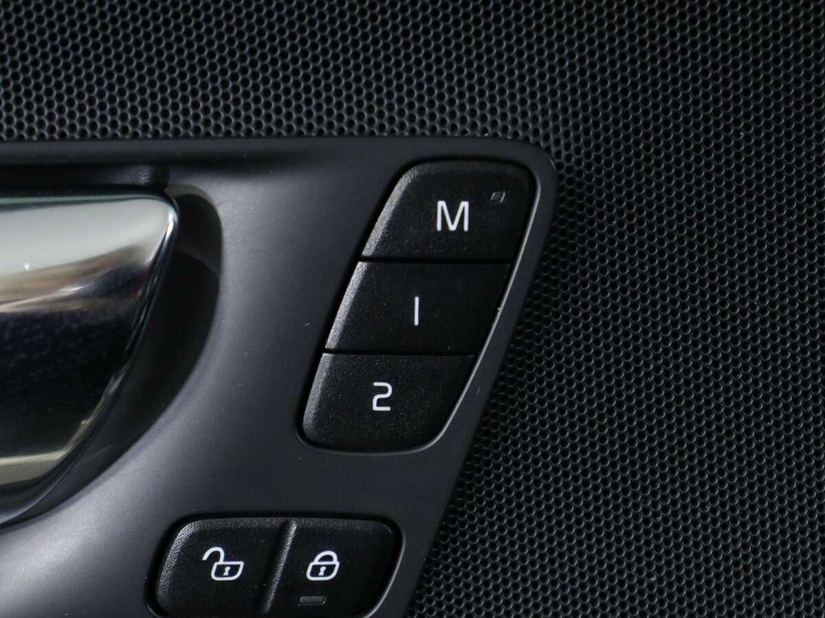 Volvo XC60, 2019 Фото №17