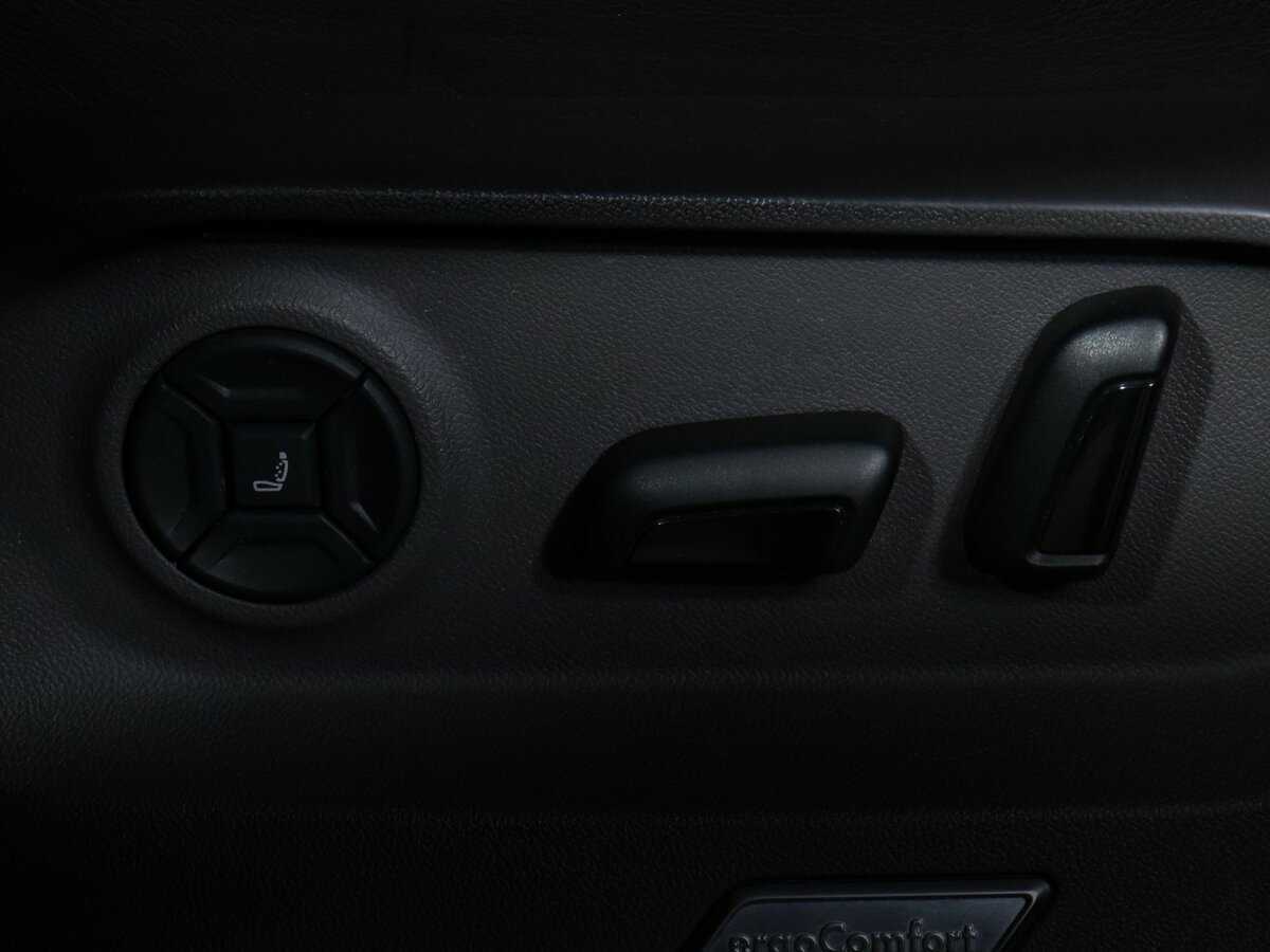 Volkswagen Touareg, 2018 Фото №22