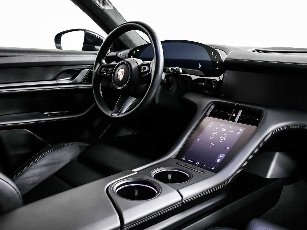 Porsche Taycan Turbo, 2020 Фото №9