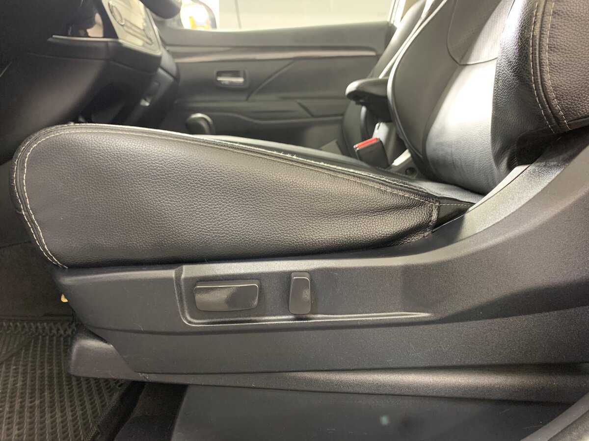 Mitsubishi Outlander, 2016 Фото №17