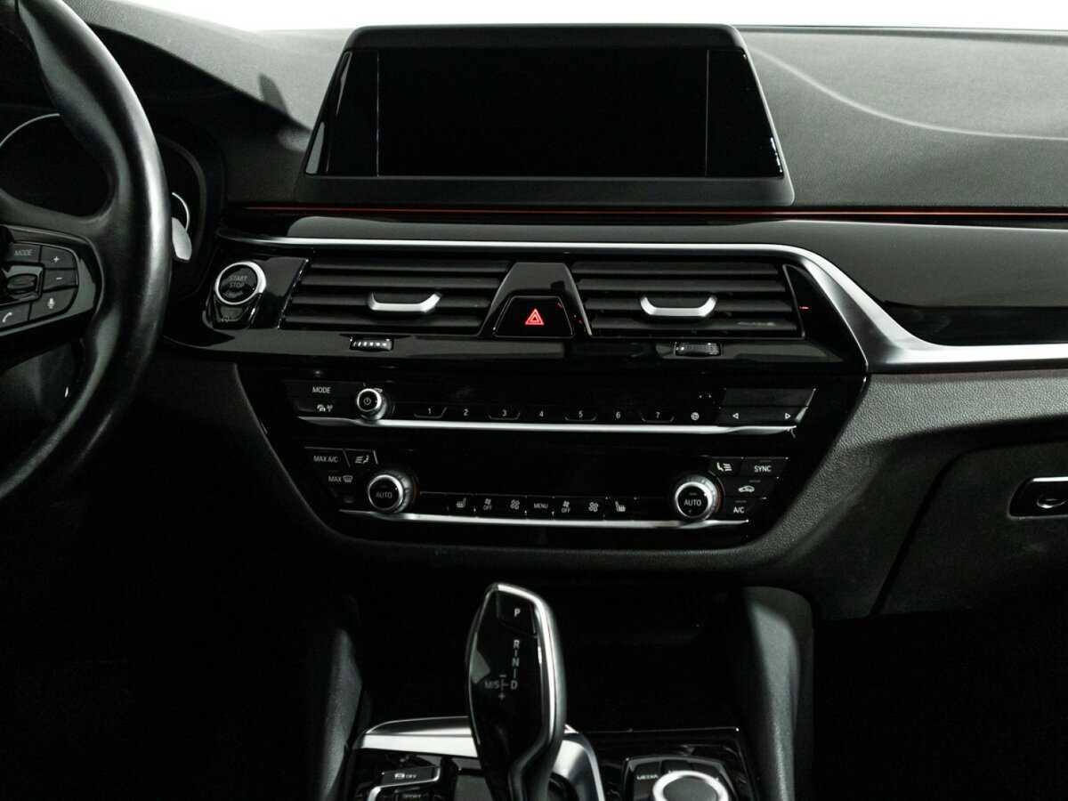 BMW 5 серии 520d, 2019 Фото №14