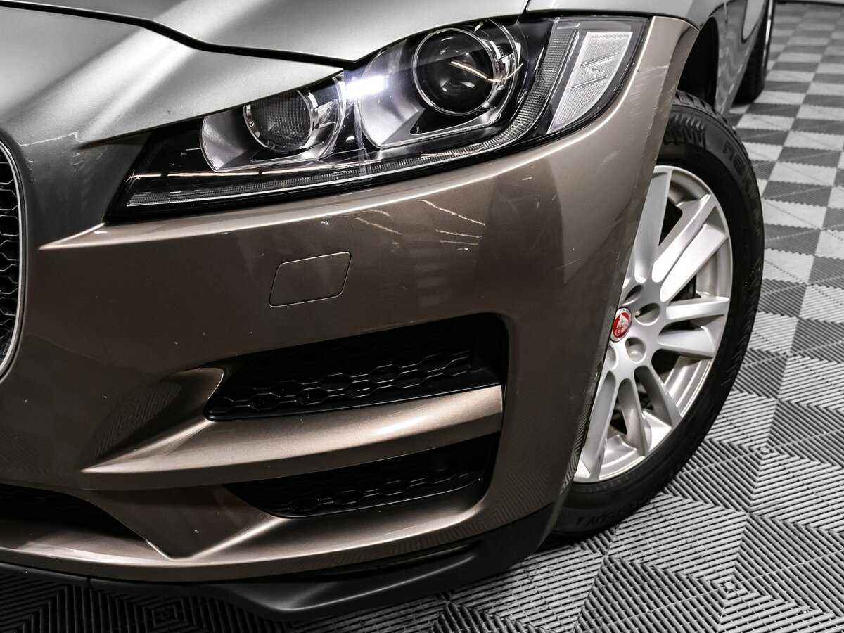 Jaguar F-Pace, 2016 Фото №15