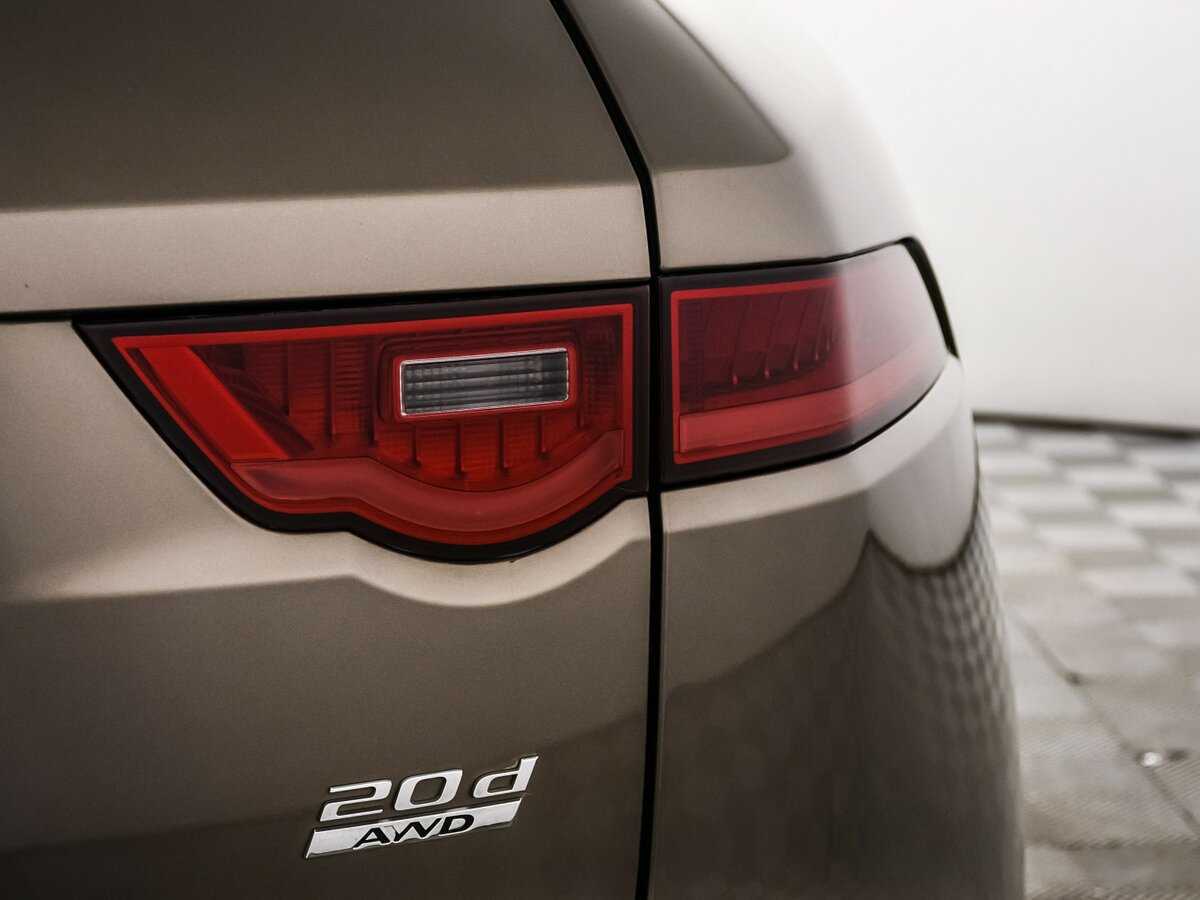 Jaguar F-Pace, 2016 Фото №18