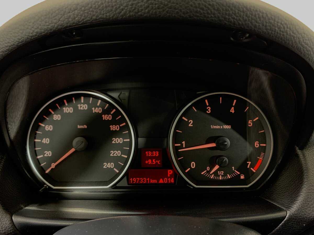 BMW 1 серии 116i, 2011 Фото №15