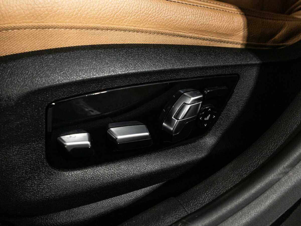 BMW 5 серии 540d xDrive, 2020 Фото №20