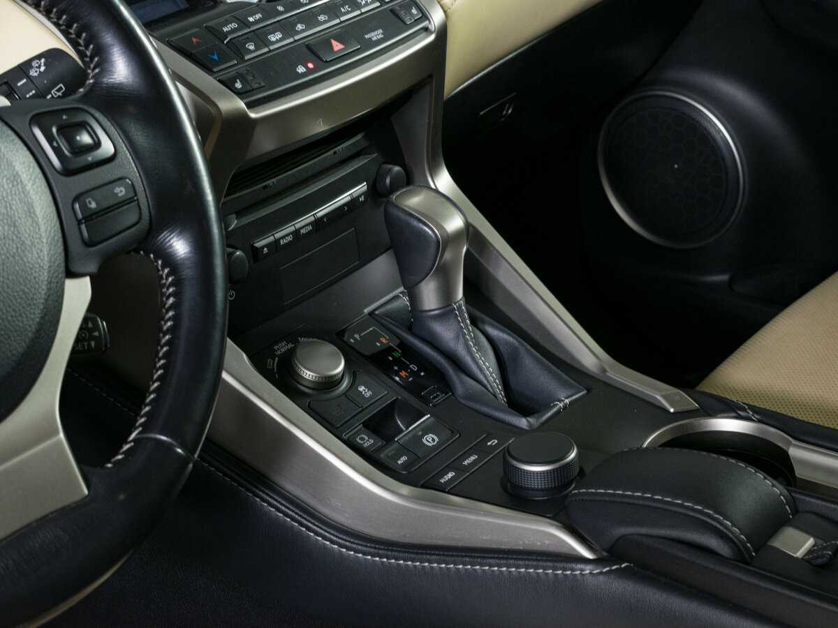 Lexus NX 200t, 2015 Фото №14