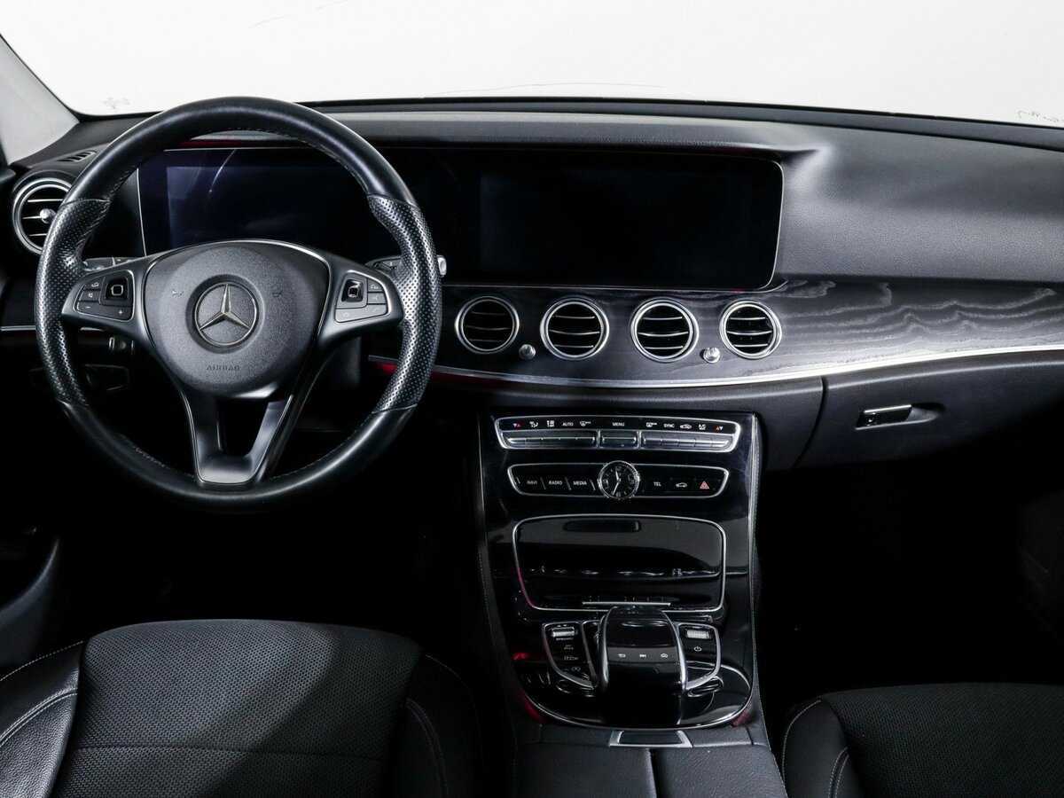 Mercedes-Benz E-Класс 300, 2017 Фото №12