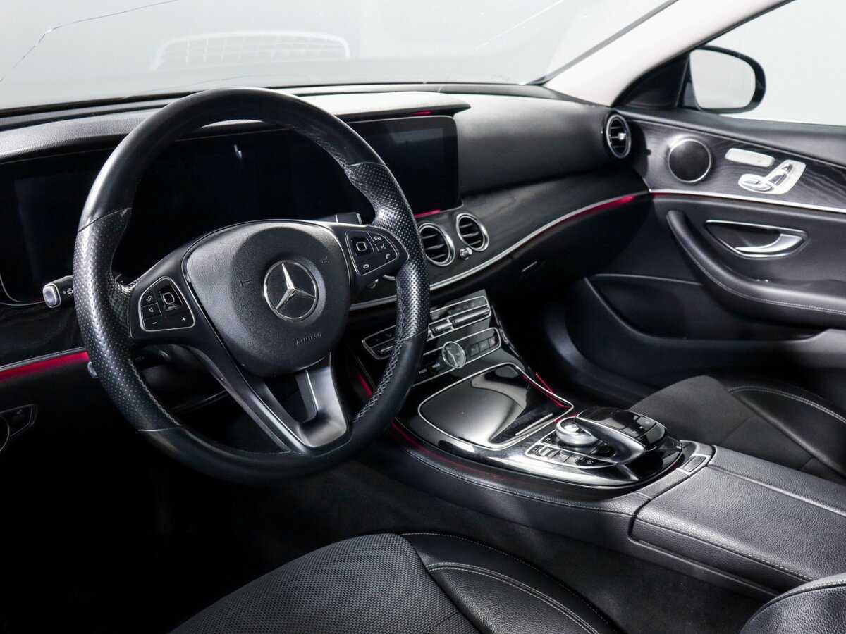 Mercedes-Benz E-Класс 300, 2017 Фото №14