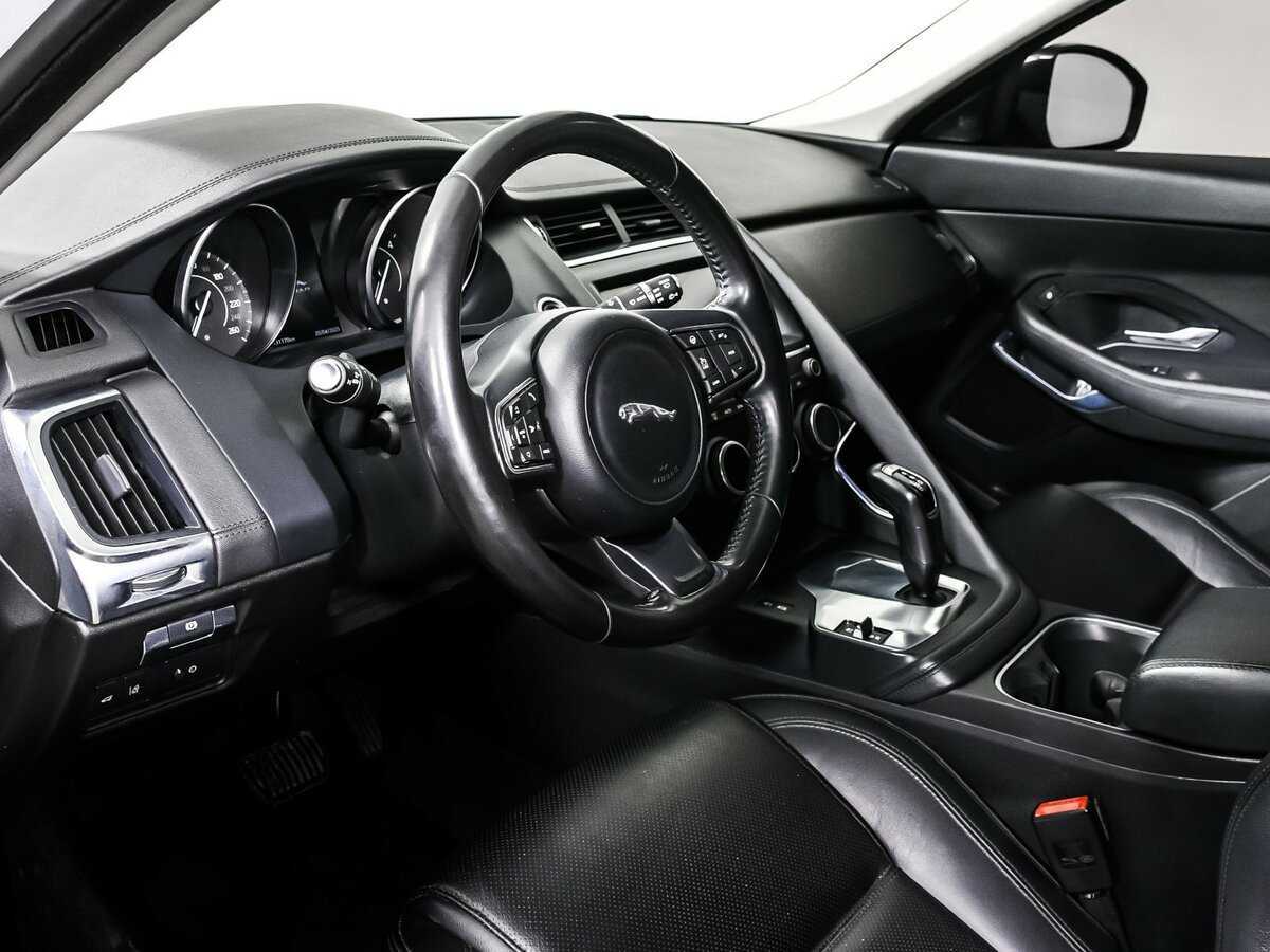 Jaguar E-Pace, 2018 Фото №12