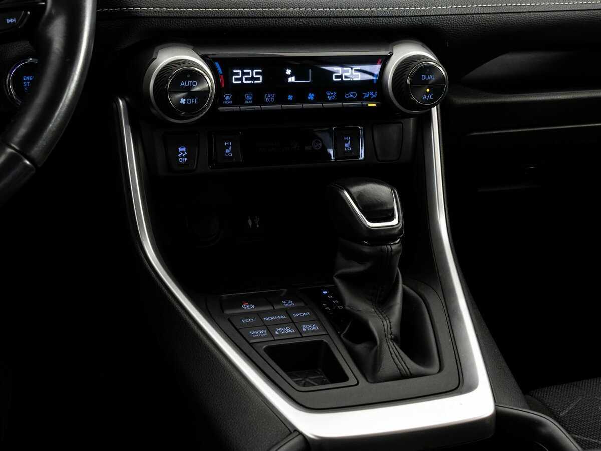 Toyota RAV4, 2020 Фото №11