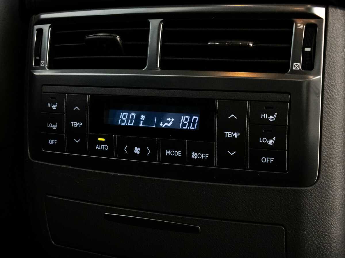 Lexus LX 570, 2008 Фото №17